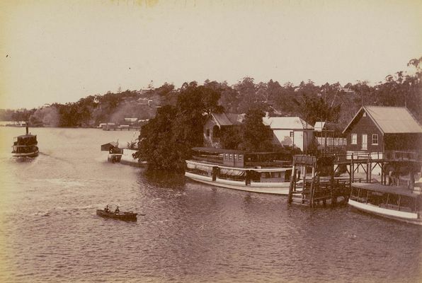 Fig Tree House and wharf, Lane Cove River and foreshore, c1900–10.