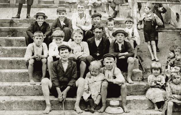 Children sitting on the Cumberland Place steps