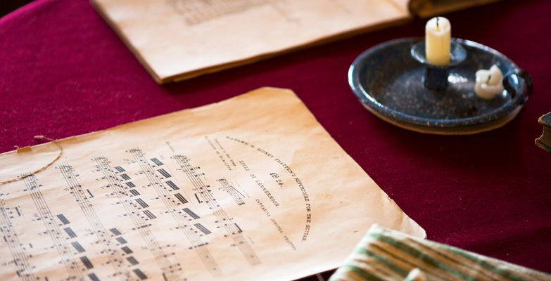 Objects on table in the morning room, Elizabeth Bay House