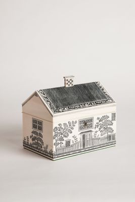 Modern reproduction of original Vizigapatam-ware workbox.